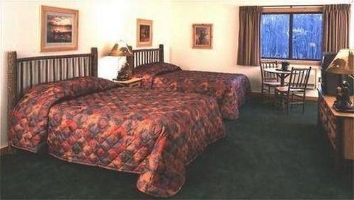 The Lodge At Crooked Lake Siren Habitación foto