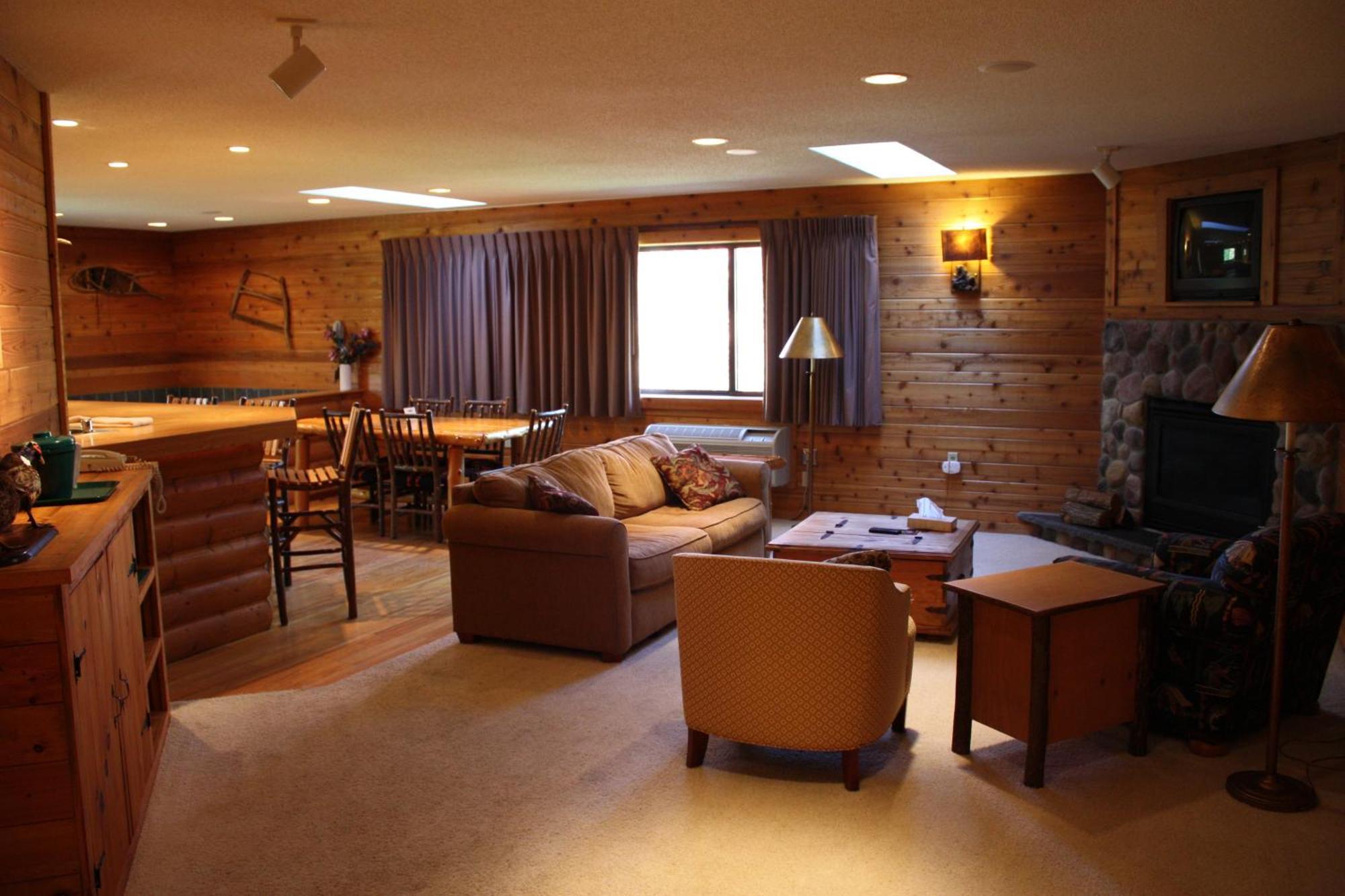 The Lodge At Crooked Lake Siren Habitación foto