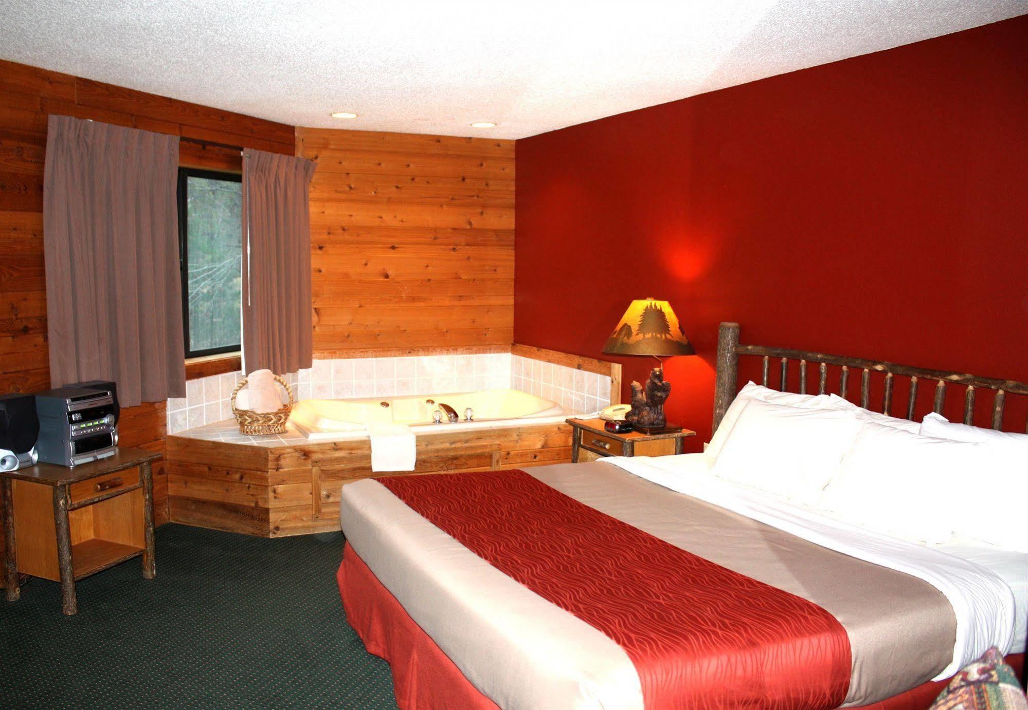 The Lodge At Crooked Lake Siren Exterior foto